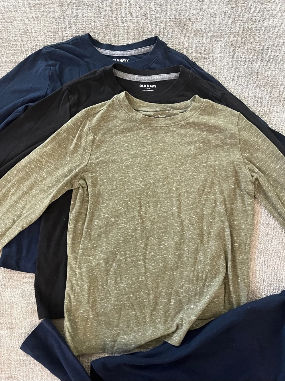 Lot of 4 Long Sleeve Tee Shirts Size 6-7 Old Navy, Jumping Beans
